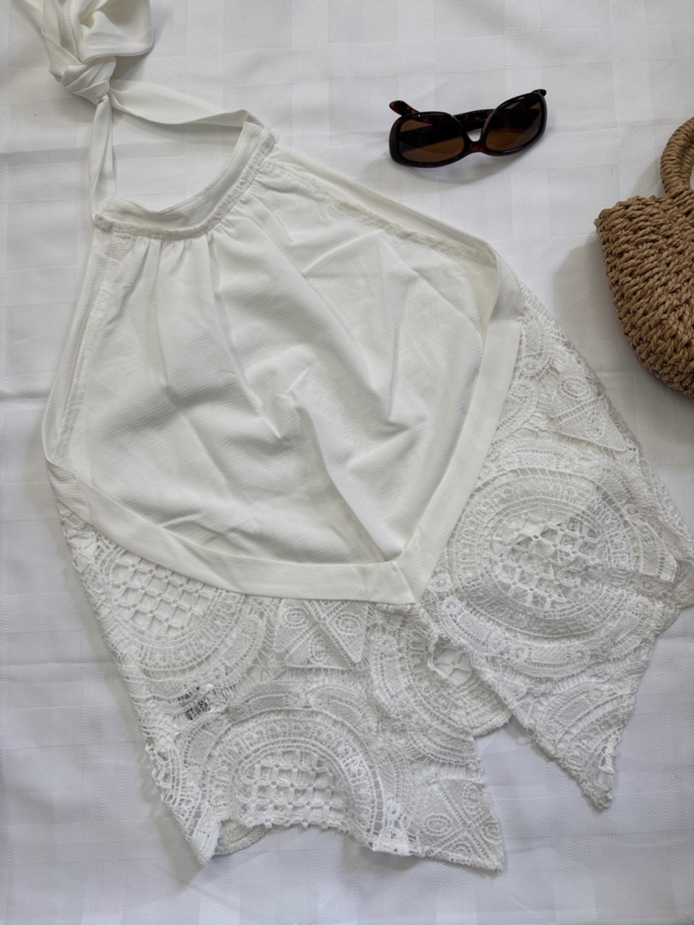 NWOT SHEIN White Crochet Halter Camisole Top. V Back. Size Medium. - Picture 6 of 9